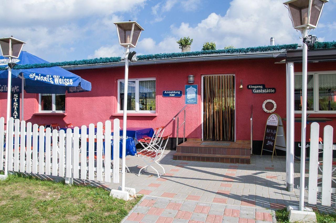 Familienzimmer Mit Gemeinschaftsbad Gross Banzelvitz Екстериор снимка